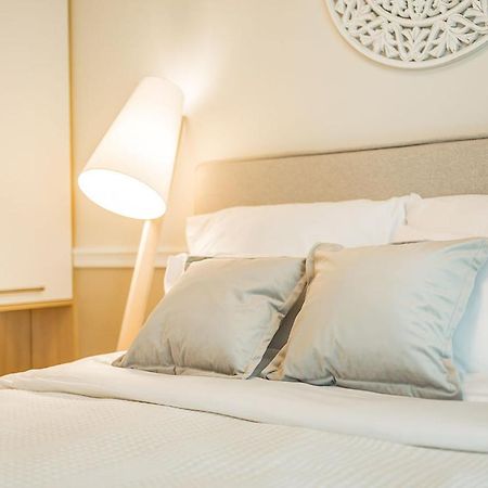 PRZY PLAŻY - z prywatnym ogródkiem REZYDENCJA NIECHORZE Apartamento Exterior foto