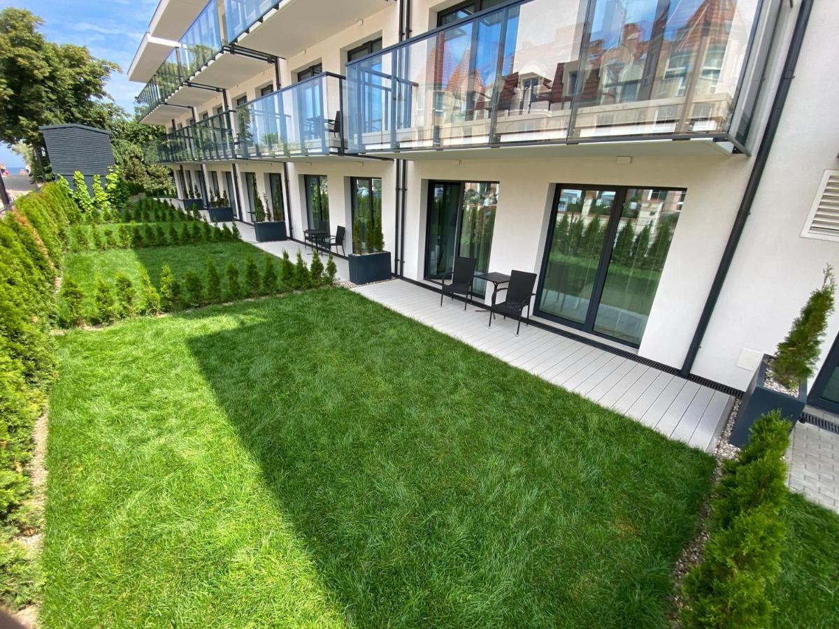 PRZY PLAŻY - z prywatnym ogródkiem REZYDENCJA NIECHORZE Apartamento Exterior foto